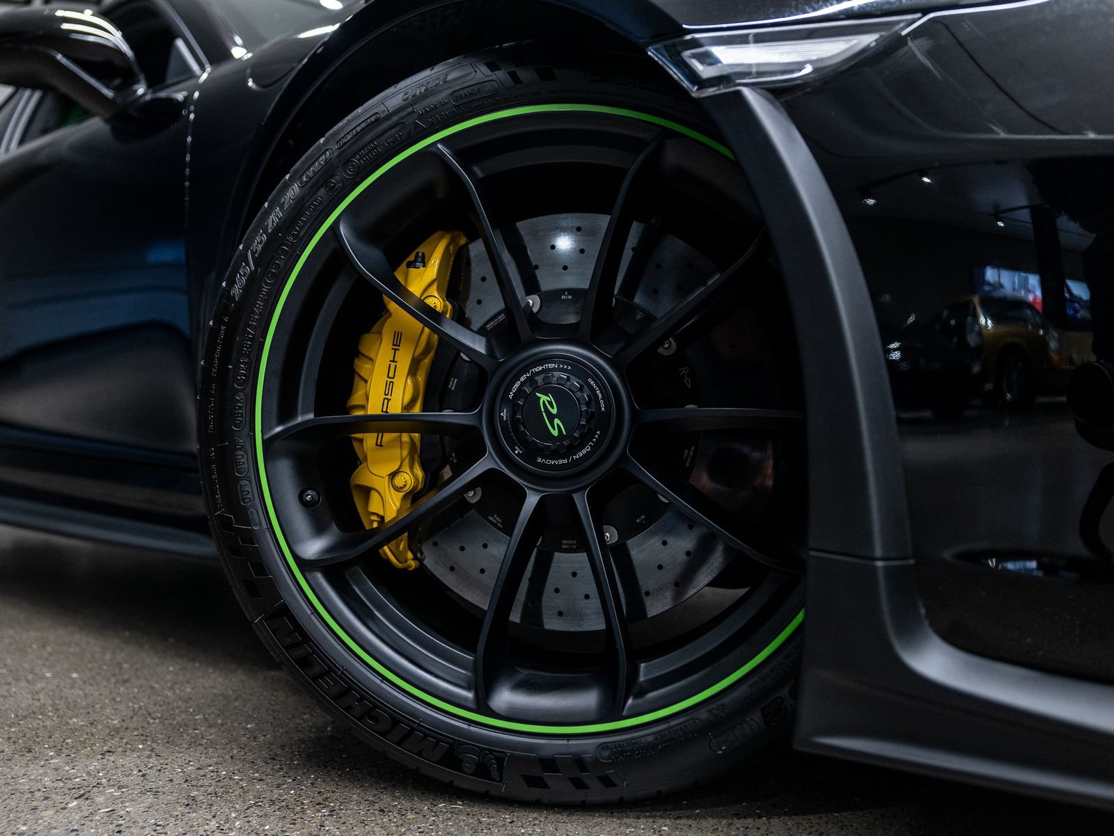 Certified 2019 Porsche 911 GT3 RS RWD image 14