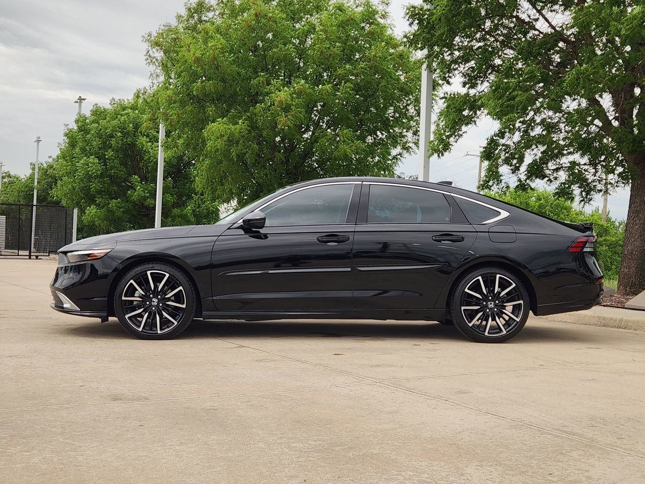 Certified 2023 Honda Accord Touring image 4