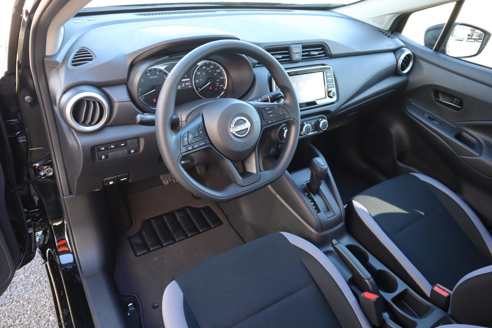 Used 2025 Nissan Versa S w/ Trunk Package image 15