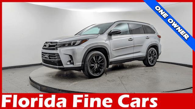 Used 2019 Toyota Highlander SE image 1