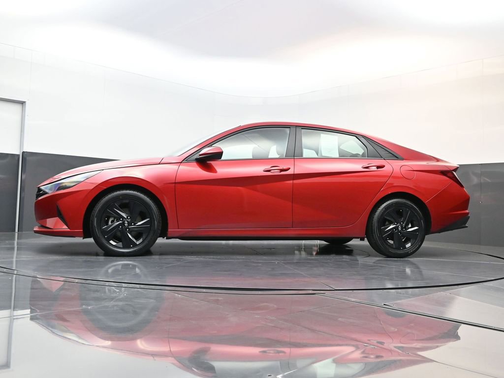 Certified 2023 Hyundai Elantra SEL w/ Preferred Accessory Package image 26