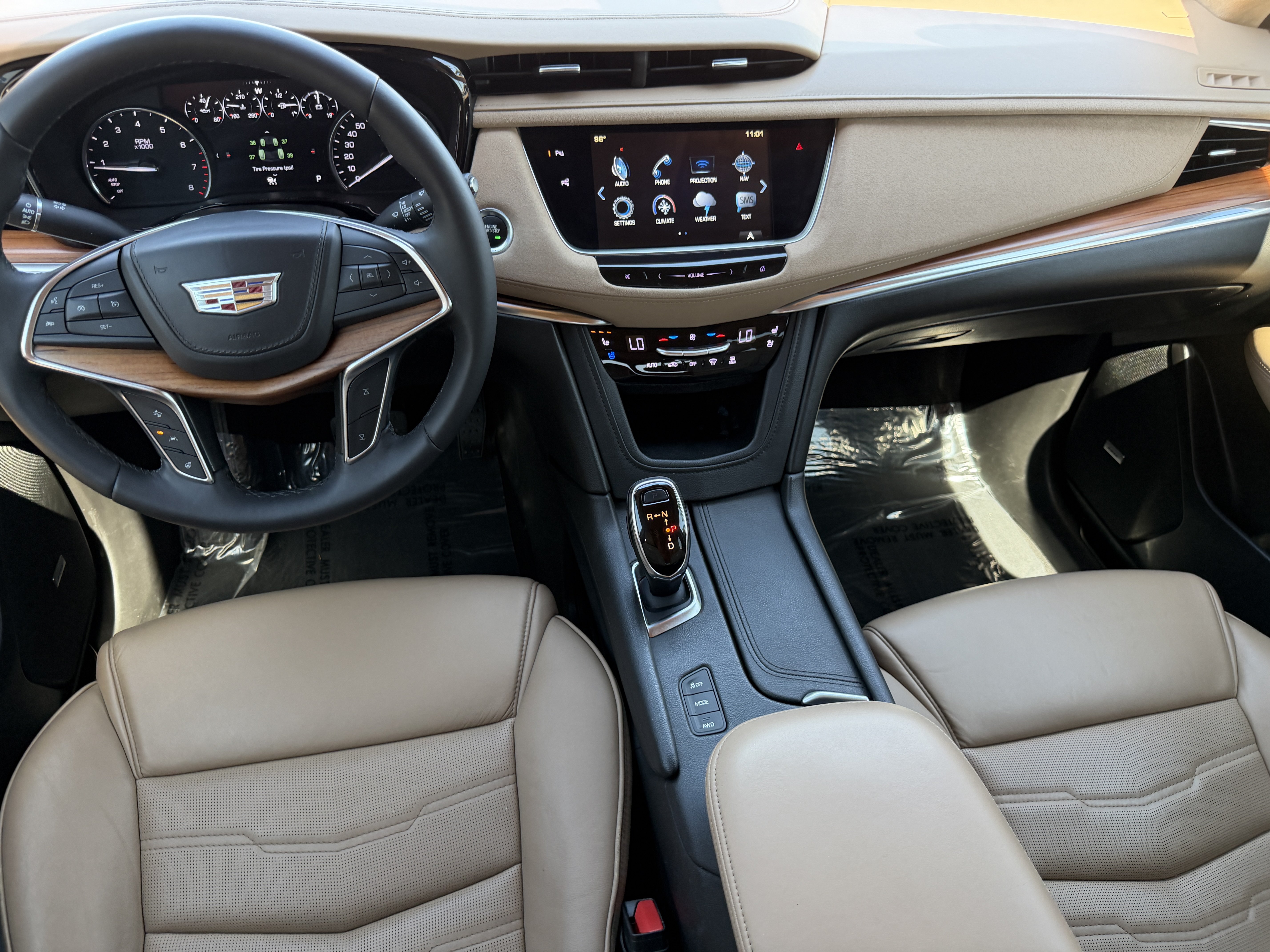 Used 2018 Cadillac XT5 Platinum w/ Driver Assist Package AWD/4WD image 12