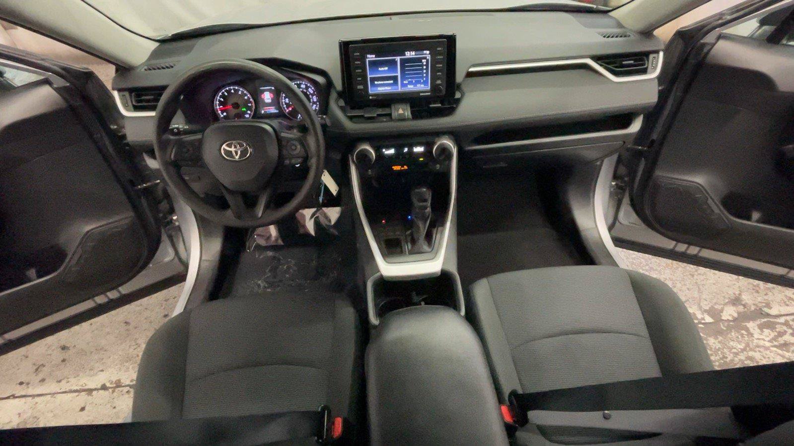 Used 2022 Toyota RAV4 LE AWD/4WD image 31