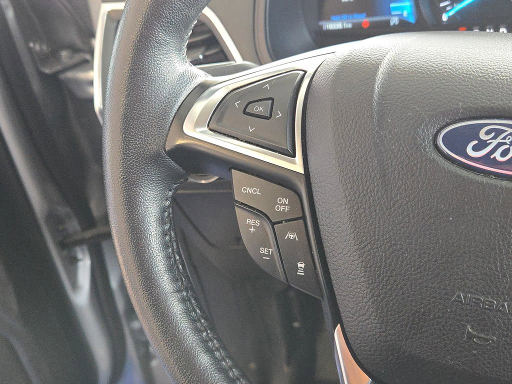 Used 2022 Ford Edge Titanium w/ Equipment Group 301A image 18