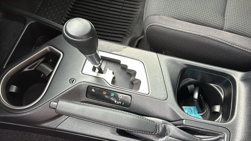 Used 2018 Toyota RAV4 XLE AWD/4WD image 25