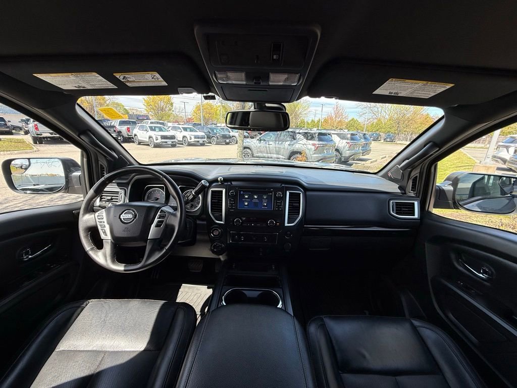 Used 2018 Nissan Titan SL w/ Midnight Edition AWD/4WD image 32