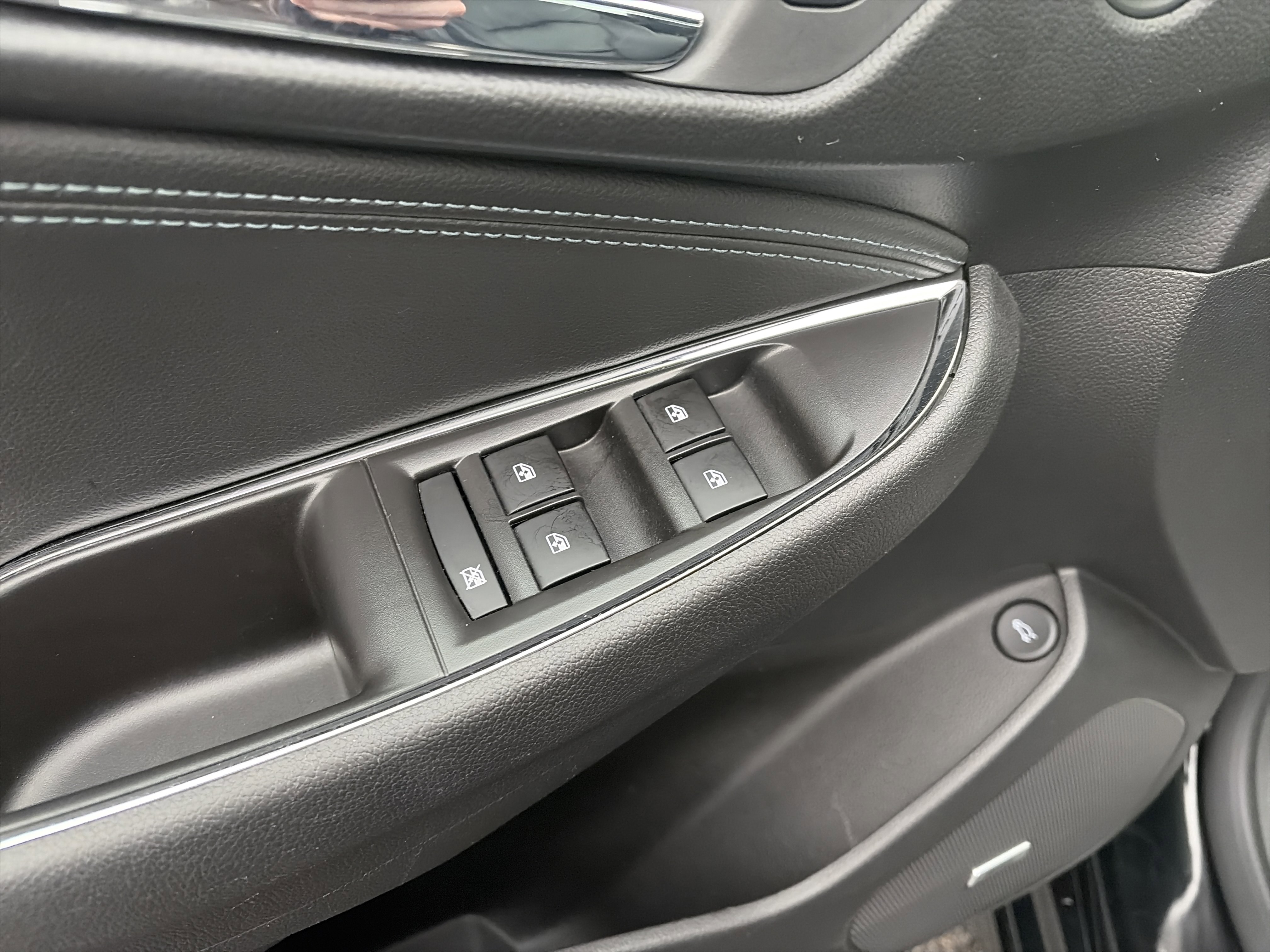 Used 2016 Chevrolet Cruze Premier image 16