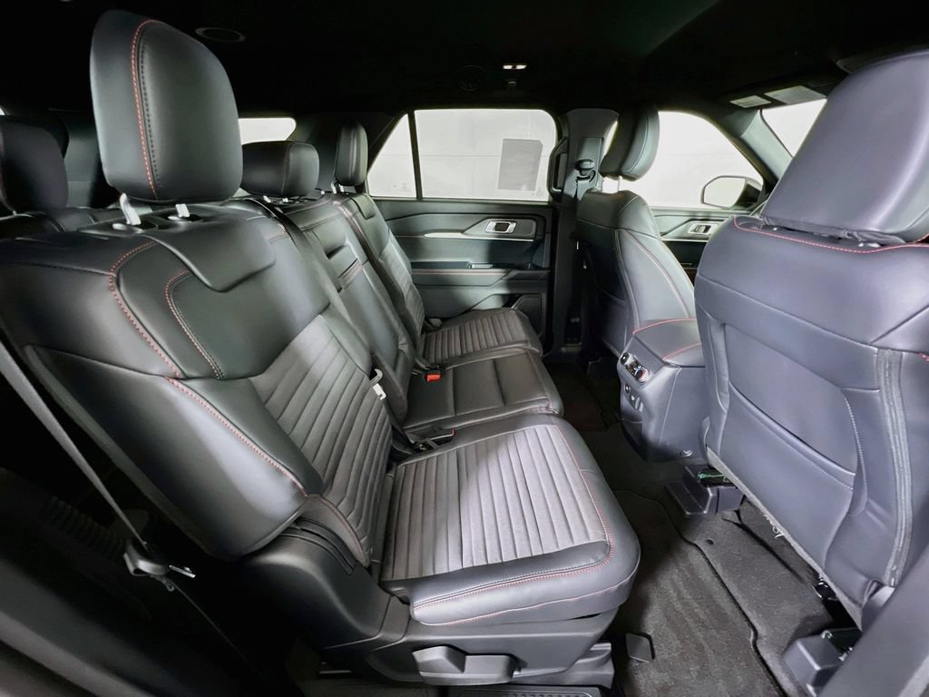 New 2026 Ford Explorer ST-Line w/ ST-Line Street Pack AWD/4WD image 17