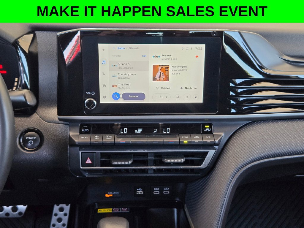 Used 2025 Toyota Camry SE FWD image 16