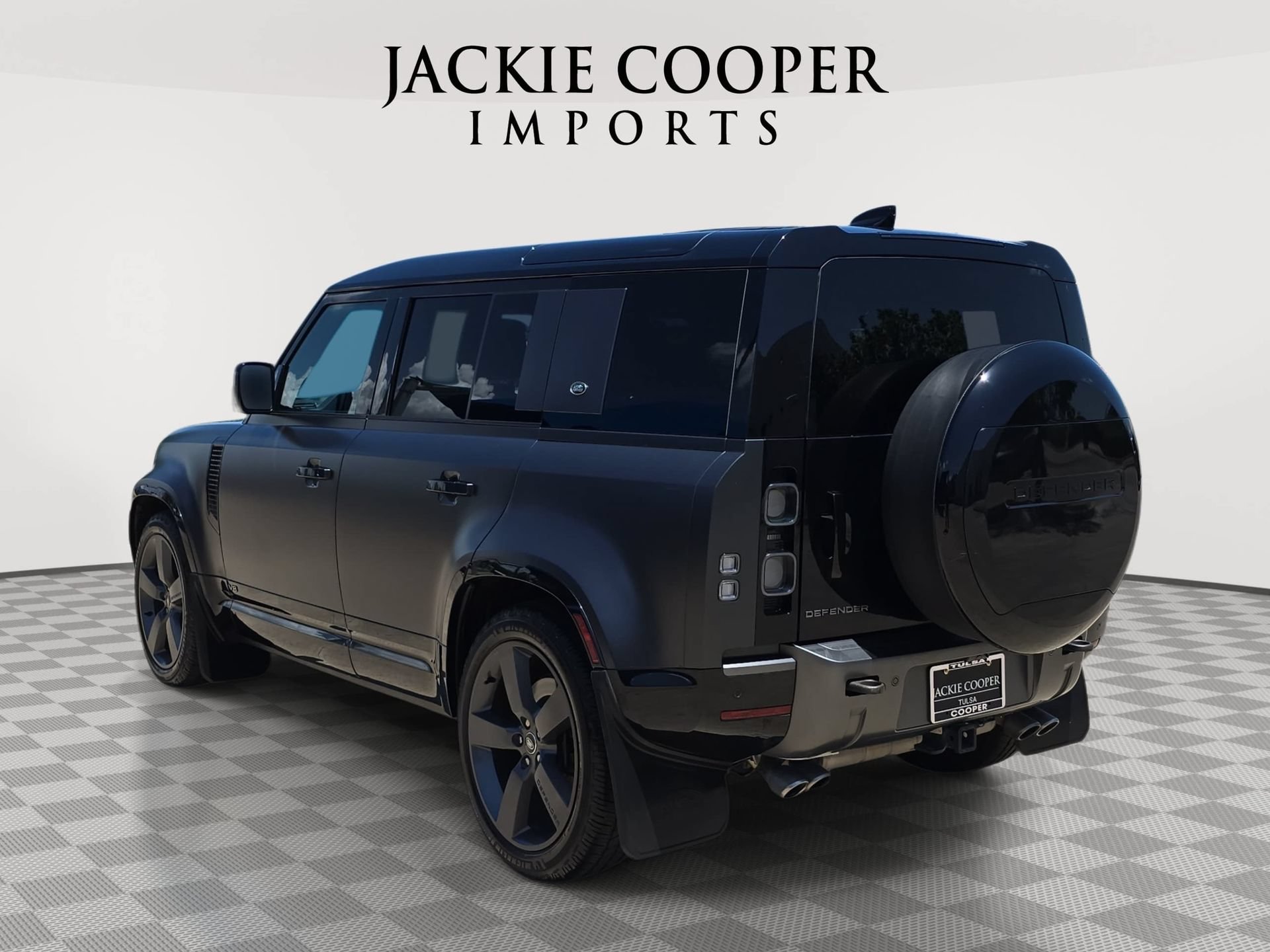 Used 2023 Land Rover Defender 110 V8 AWD/4WD image 7