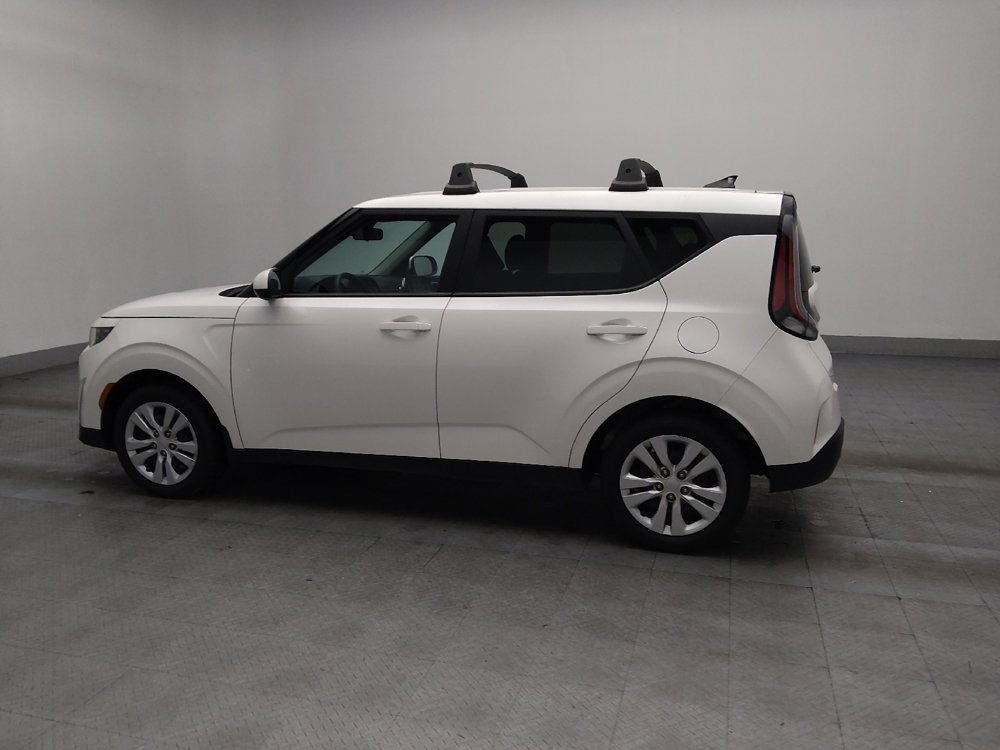 Used 2023 Kia Soul LX image 3