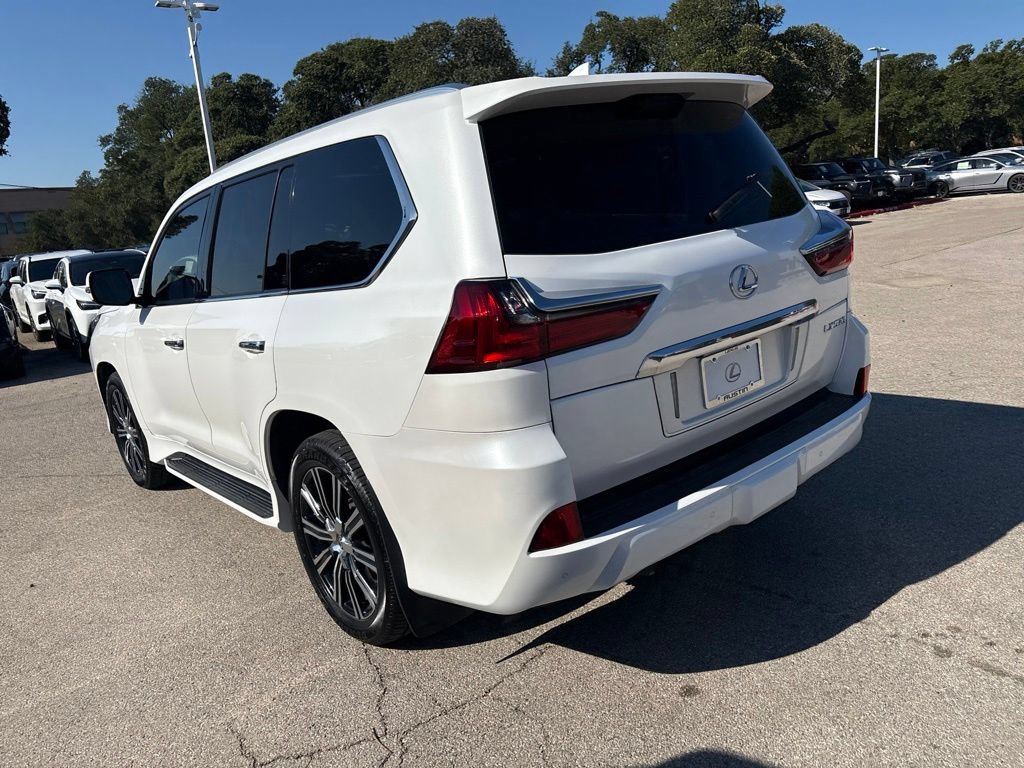 Used 2019 Lexus LX 570 4WD w/ Luxury Package image 3