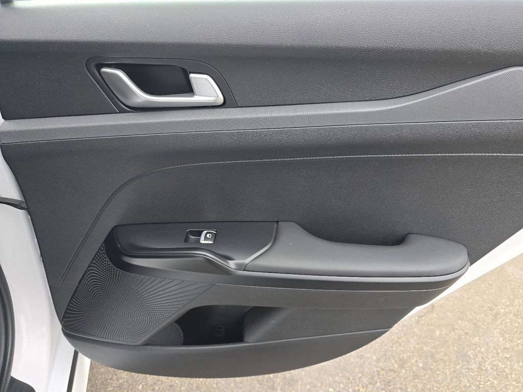 Used 2023 Kia K5 LXS image 22