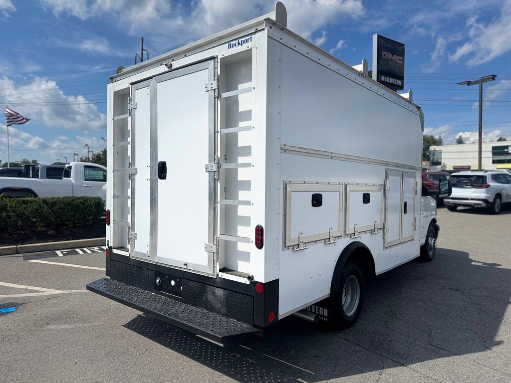 Used 2022 Chevrolet Express 3500 w/ Power Convenience Package RWD image 6