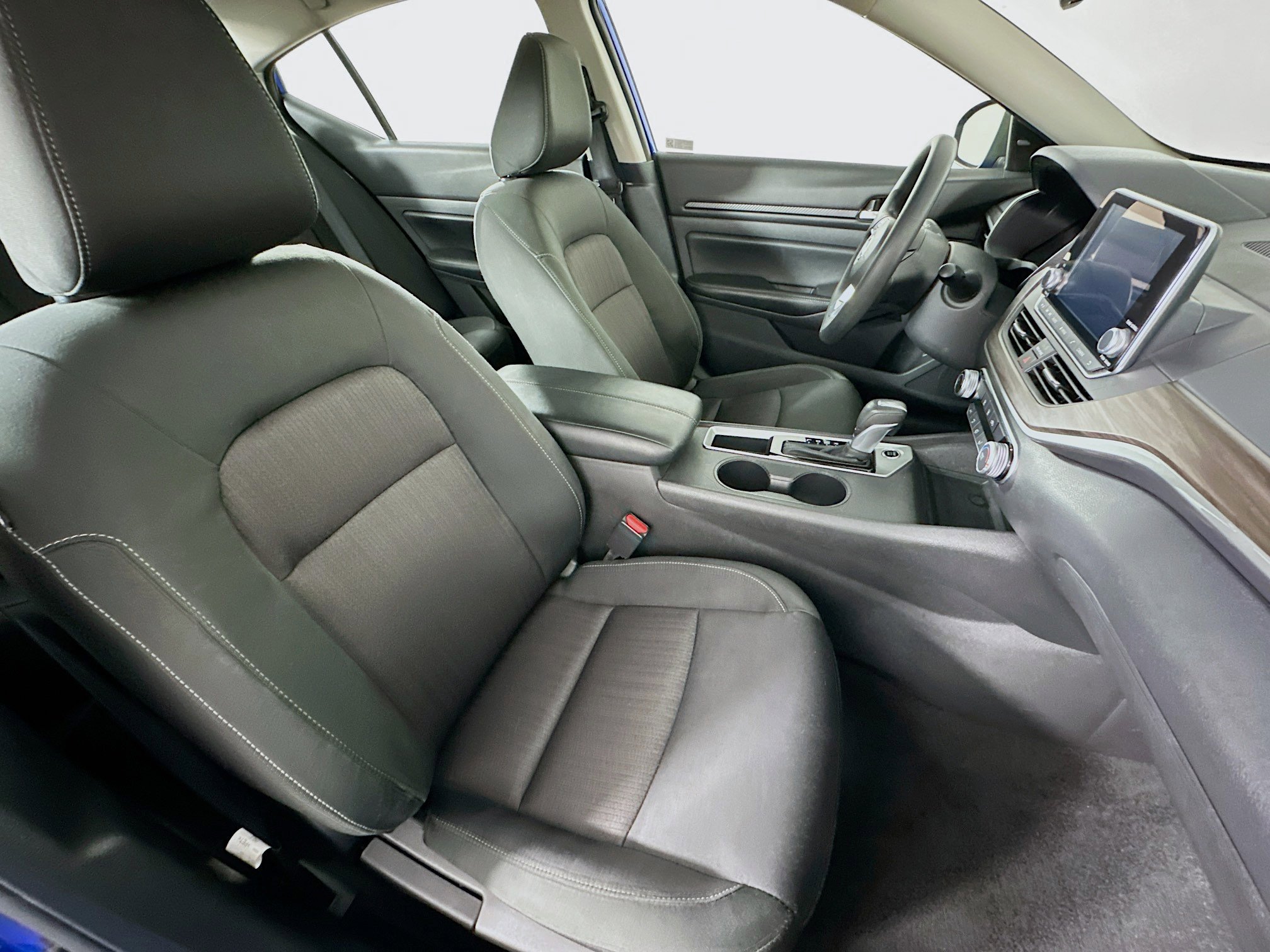 Used 2025 Nissan Altima 2.5 SV image 28