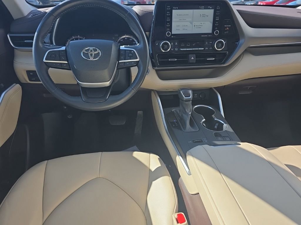 Used 2022 Toyota Highlander XLE image 21
