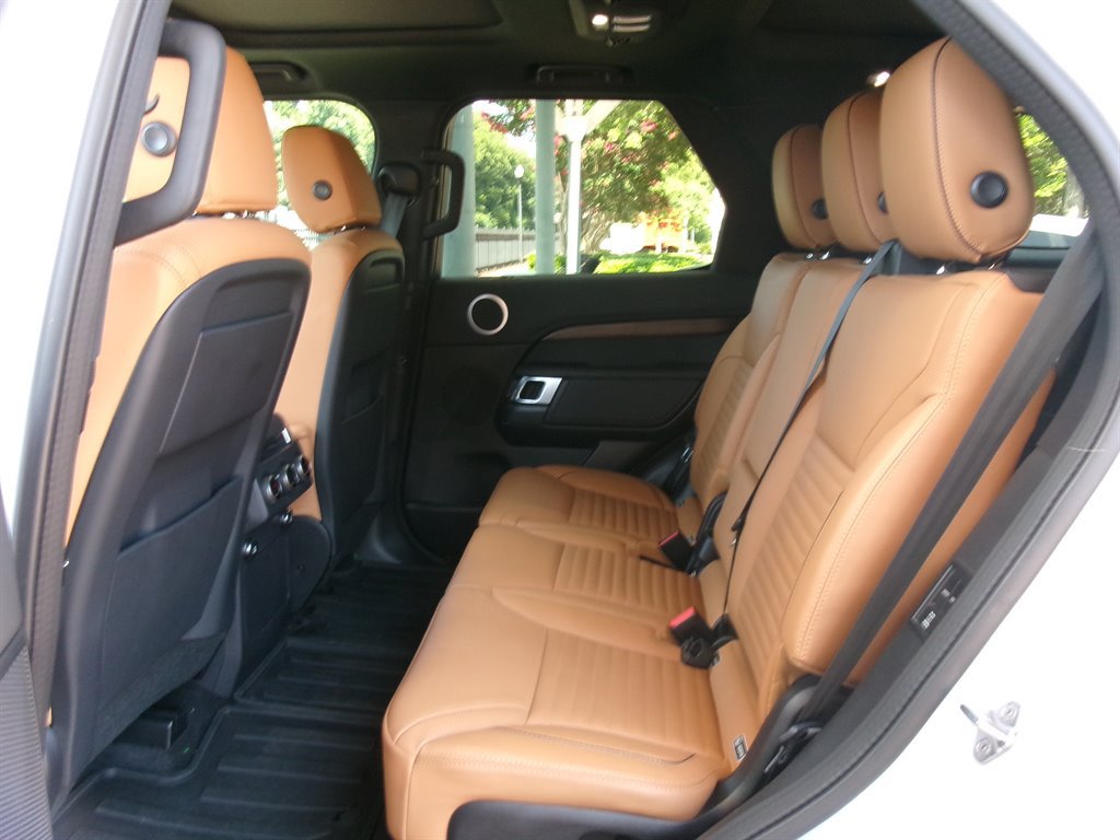 Used 2020 Land Rover Discovery HSE AWD/4WD image 34