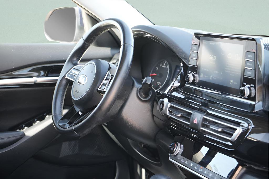 Used 2021 Kia Seltos EX image 13