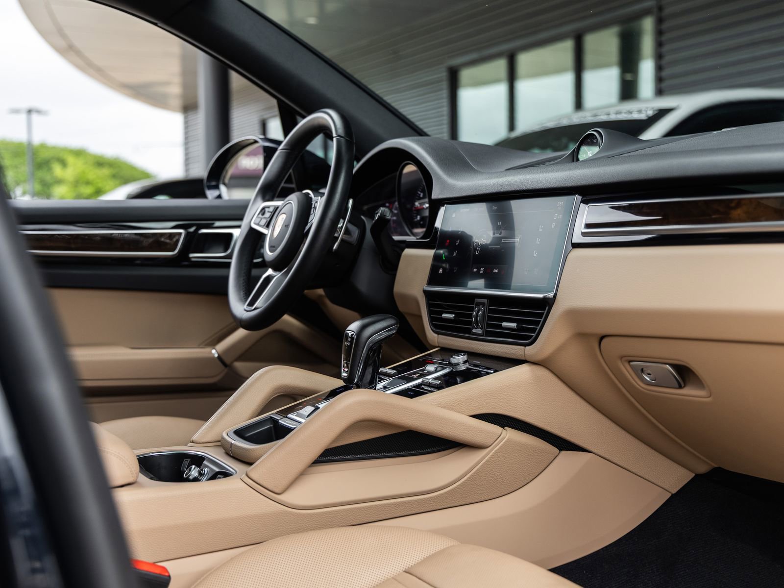 Certified 2023 Porsche Cayenne S Platinum image 48