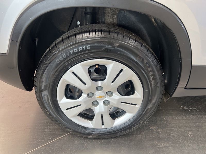 Used 2018 Chevrolet Trax LS FWD image 9