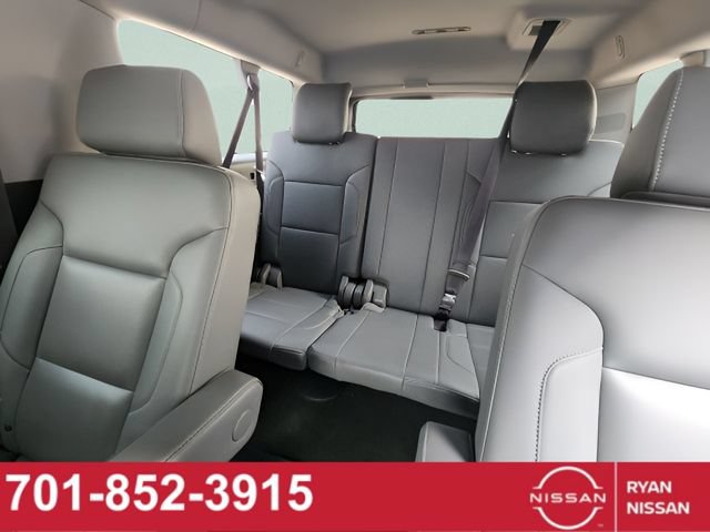 Used 2017 Chevrolet Suburban LT w/ LT Signature Package AWD/4WD image 13