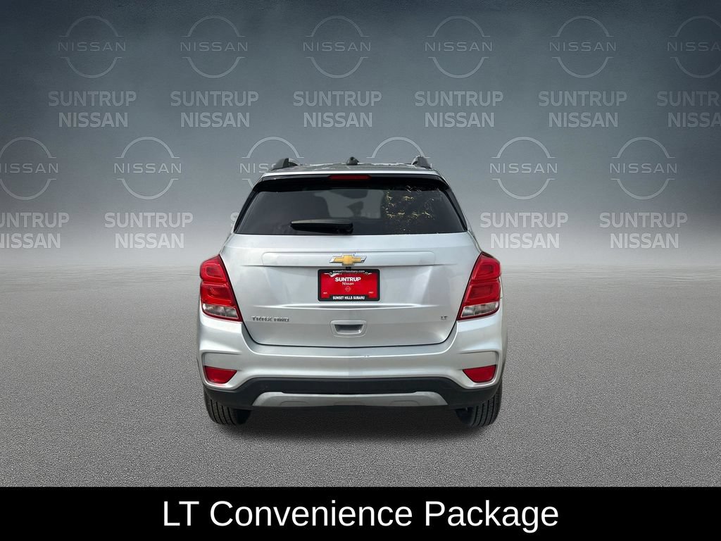 Used 2017 Chevrolet Trax LT w/ LT Convenience Package AWD/4WD image 4