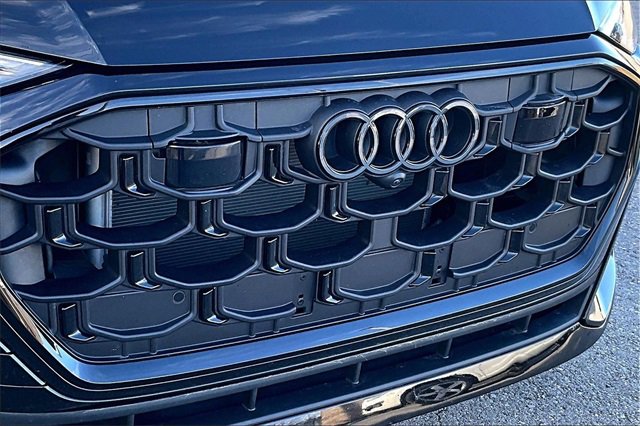Used 2025 Audi Q8 Prestige w/ Prestige Package image 29