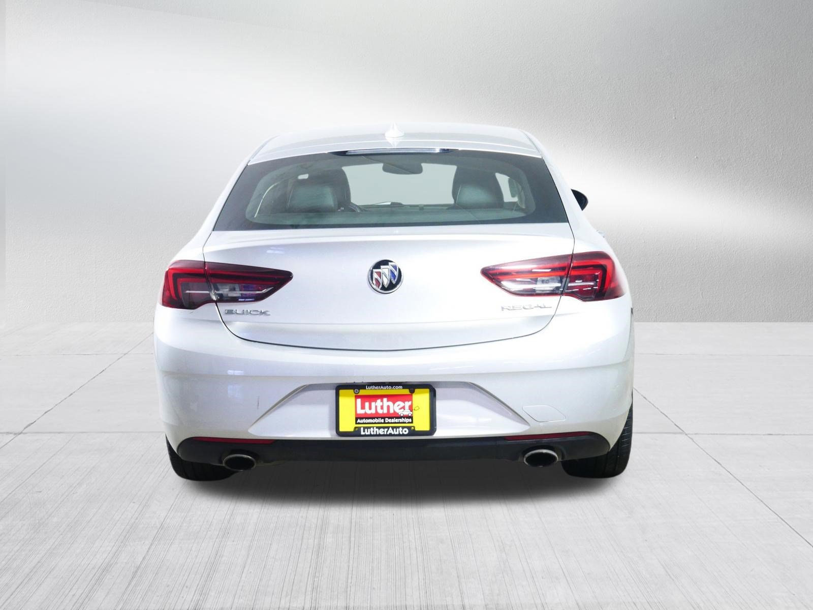 Used 2018 Buick Regal Essence image 6