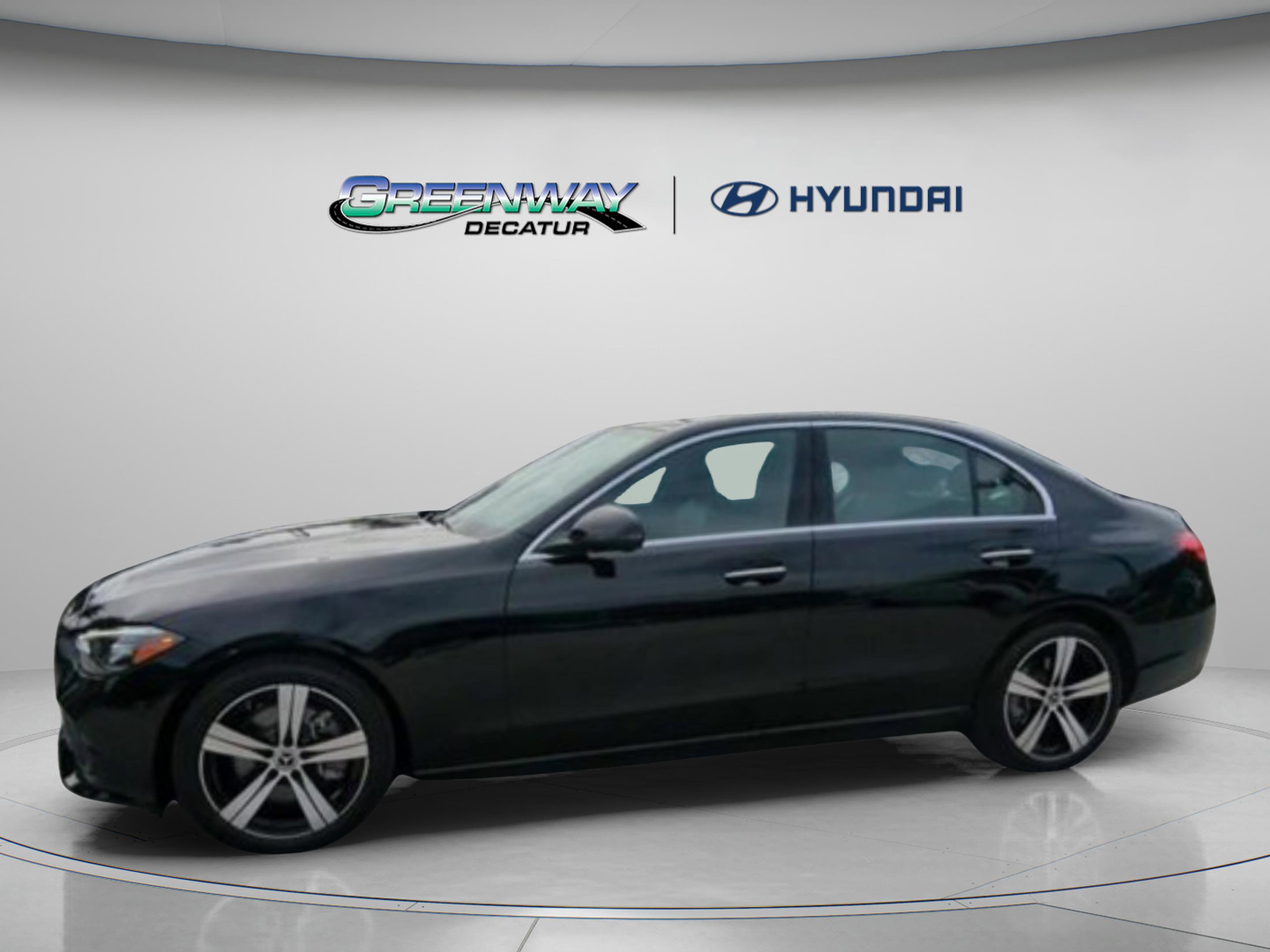 Used 2025 Mercedes-Benz C 300 Sedan image 13