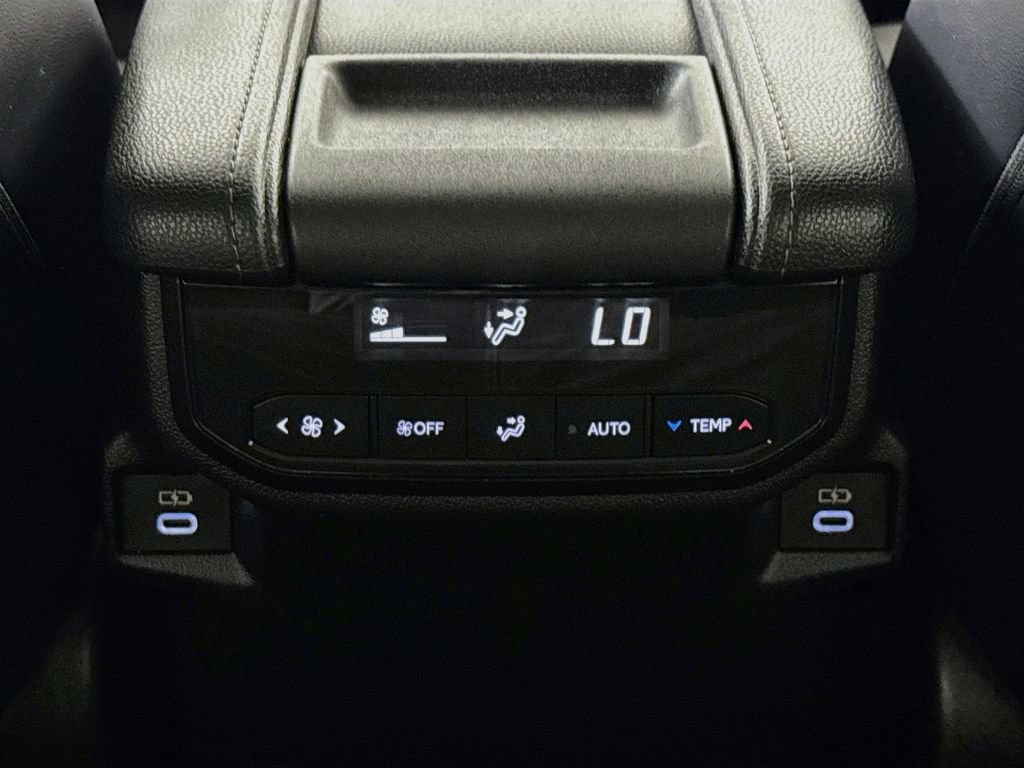 Used 2024 Toyota Grand Highlander AWD image 24