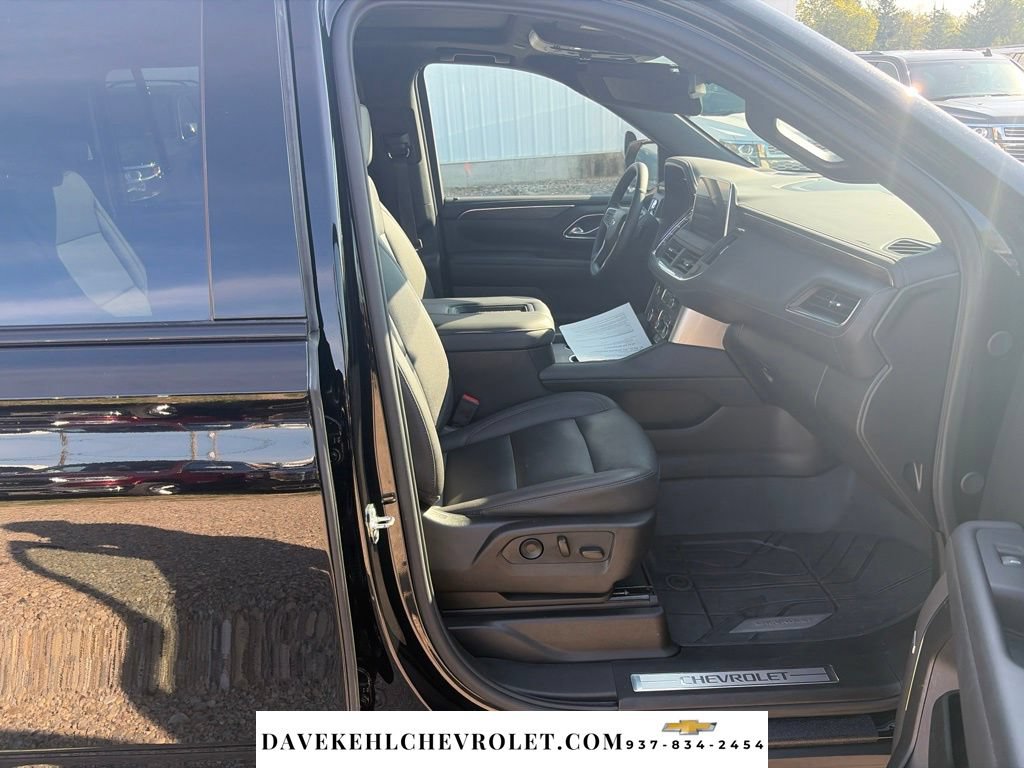 Used 2024 Chevrolet Suburban Z71 w/ Luxury Package AWD/4WD image 27
