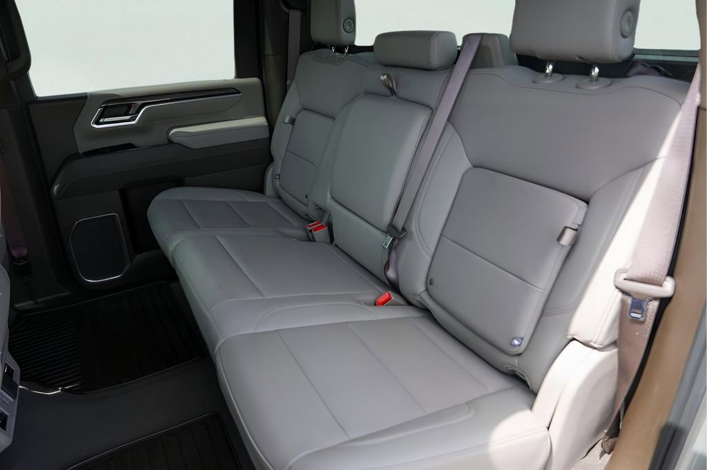 Used 2025 Chevrolet Silverado 3500 LTZ AWD/4WD image 26