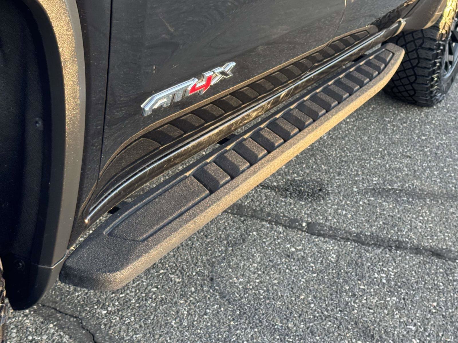 Used 2023 GMC Sierra 1500 AT4X image 12