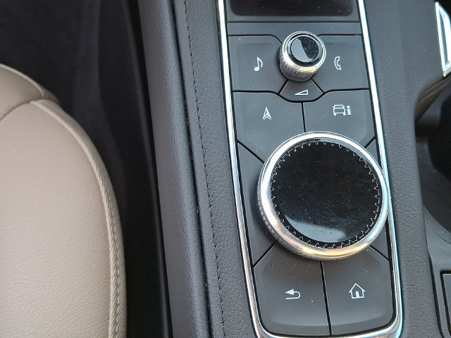 Used 2024 Cadillac XT4 Luxury w/ Cold Weather Package AWD/4WD image 28