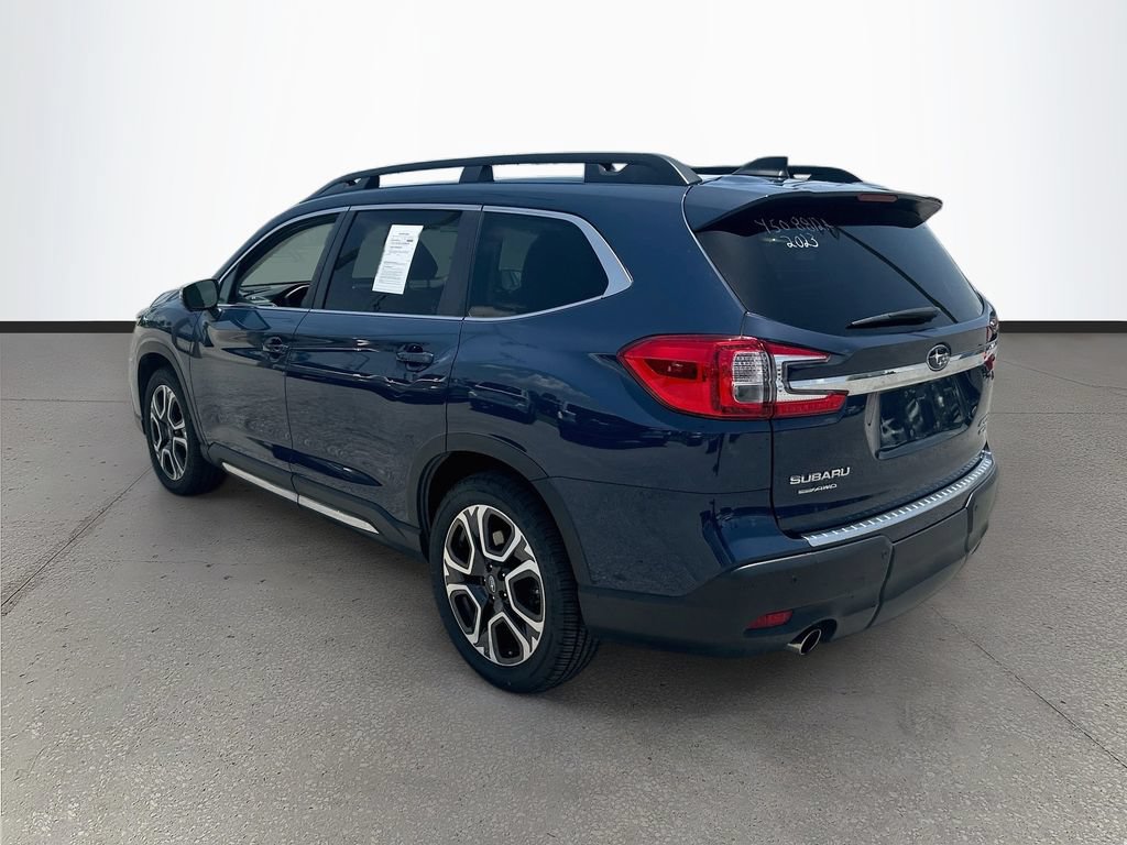 Used 2023 Subaru Ascent Limited w/ Technology Package AWD/4WD image 5