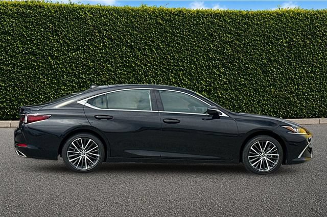 Used 2025 Lexus ES 350 w/ Premium Package FWD image 3