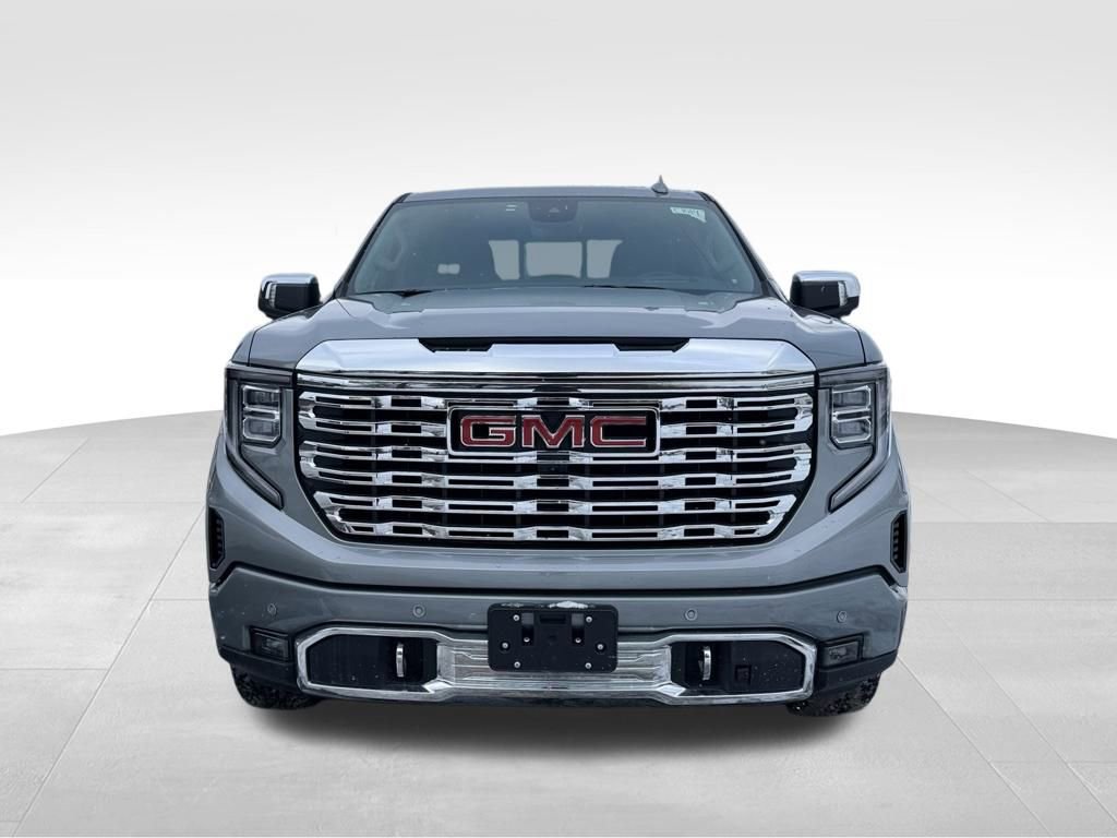 Used 2025 GMC Sierra 1500 Denali w/ Denali Reserve Package AWD/4WD image 3