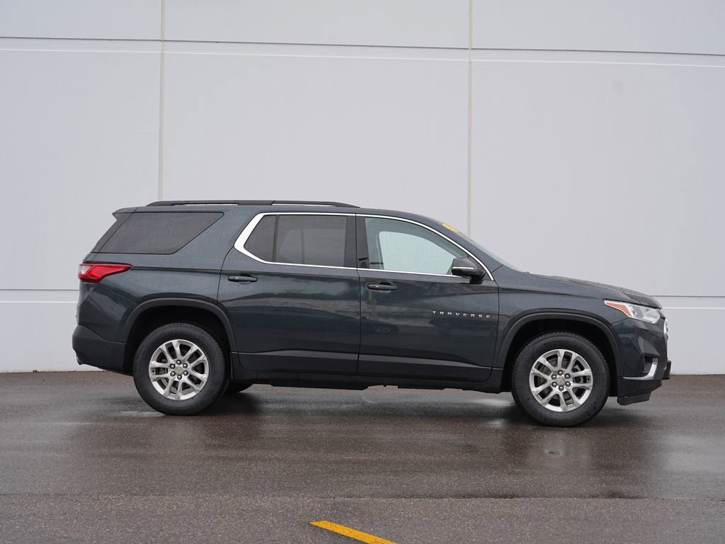 Used 2020 Chevrolet Traverse LT image 2