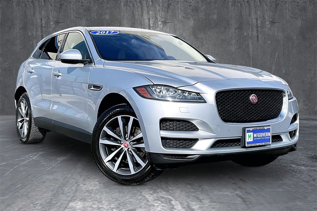 Used 2017 Jaguar F-PACE Prestige image 3