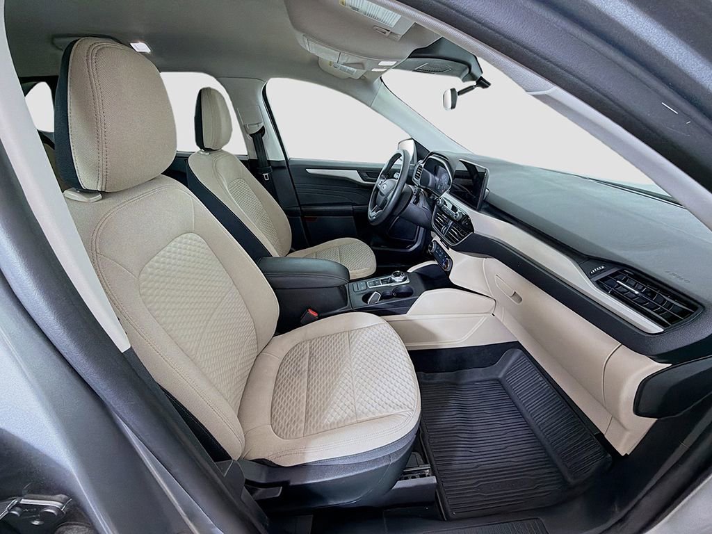 Used 2022 Ford Escape SE image 18