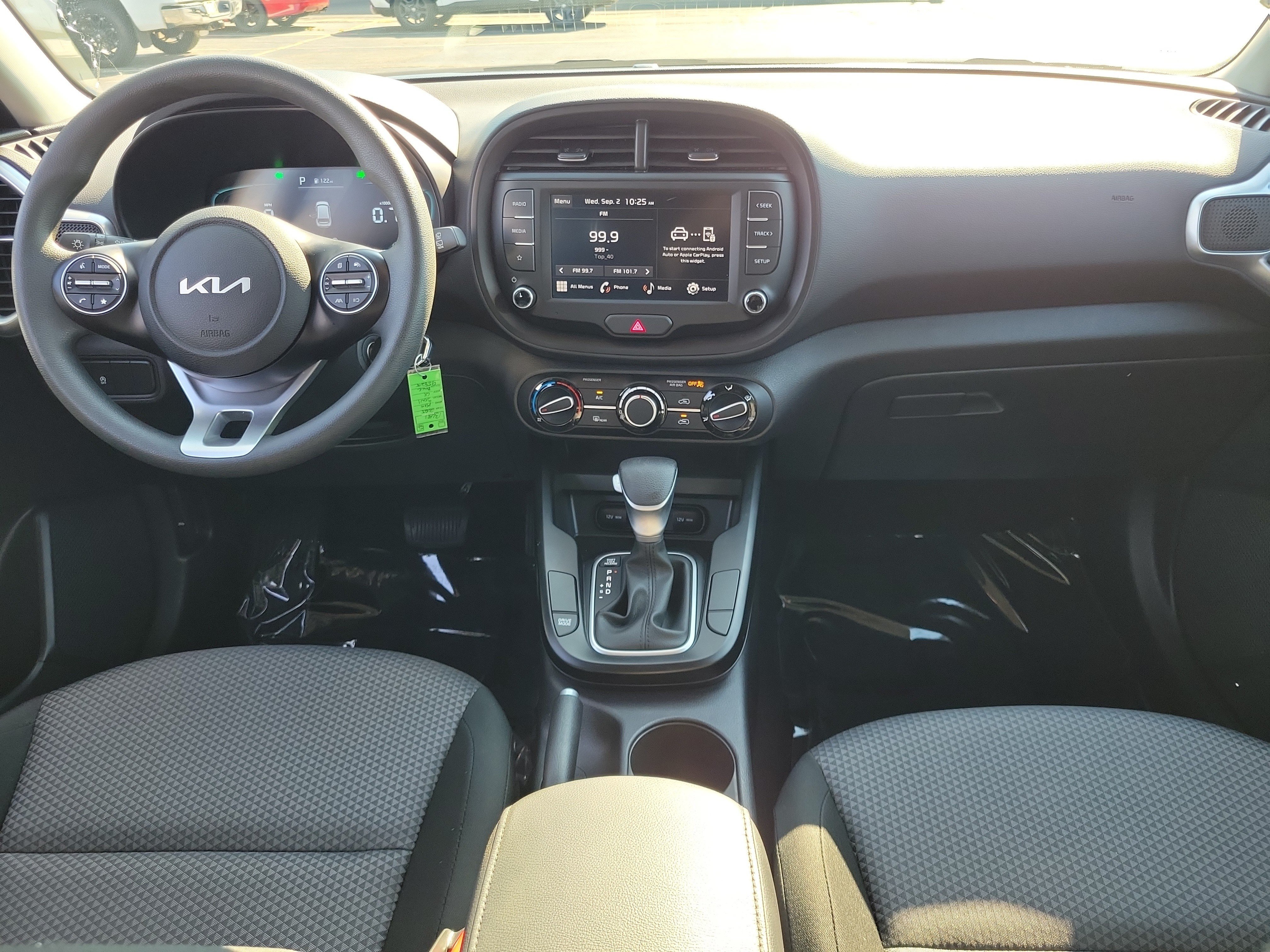 Used 2025 Kia Soul LX FWD image 9