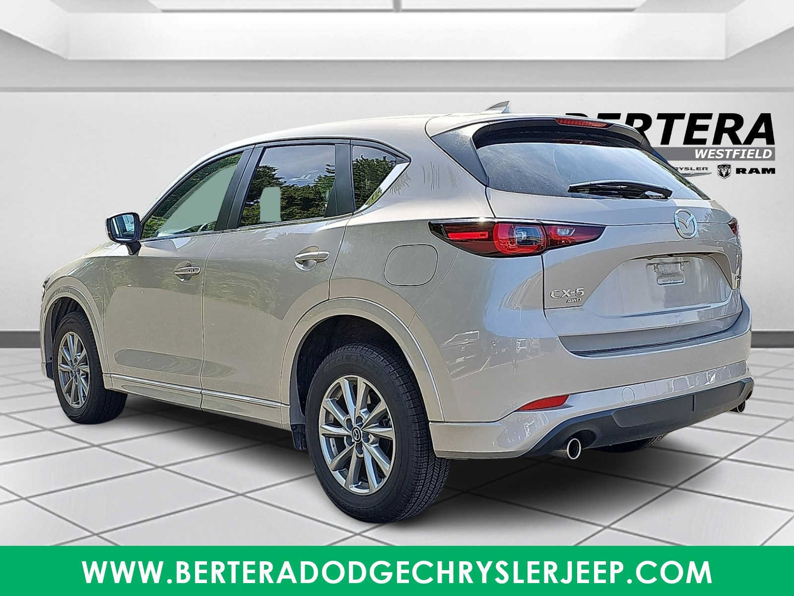 Used 2025 MAZDA CX-5 AWD 2.5 S w/ Preferred Package image 4