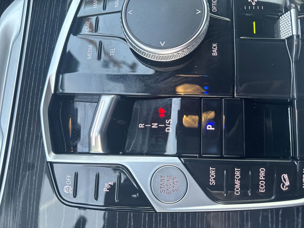 Used 2023 BMW X7 M60i image 23