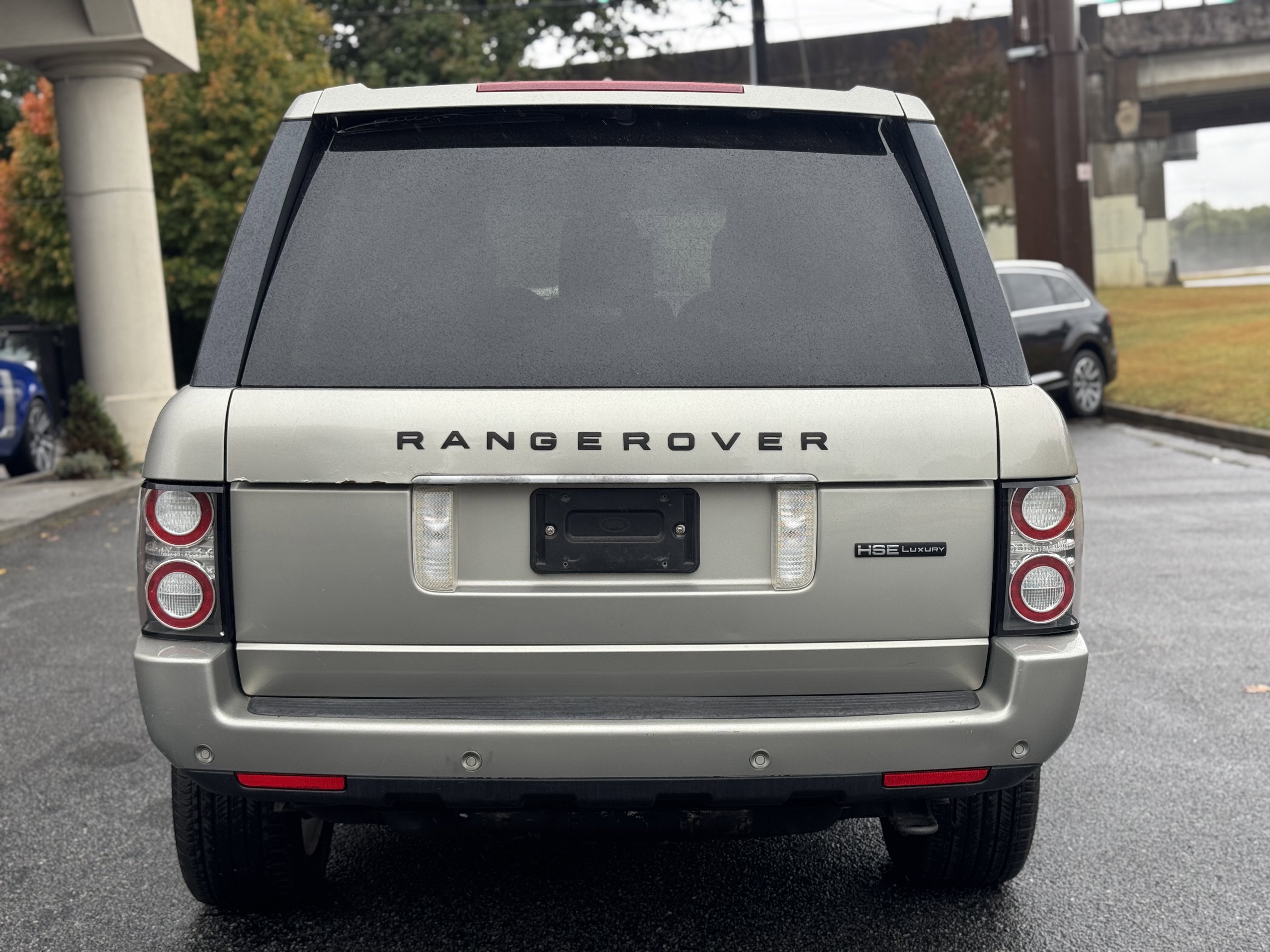 Used 2012 Land Rover Range Rover HSE image 16