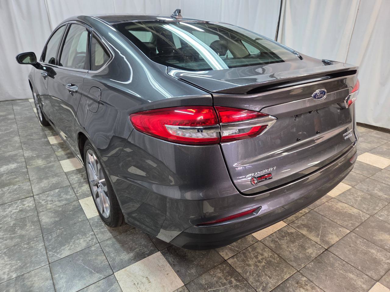 Used 2019 Ford Fusion Titanium FWD image 6