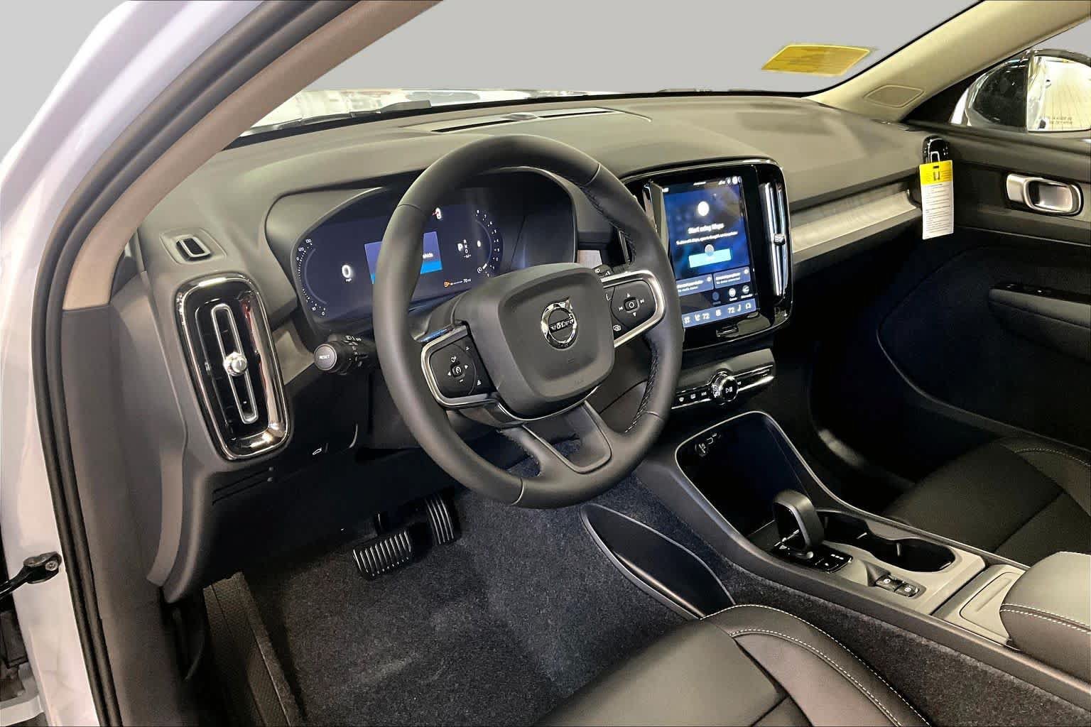New 2026 Volvo XC40 B5 Core w/ Protection Package Premier AWD/4WD image 9