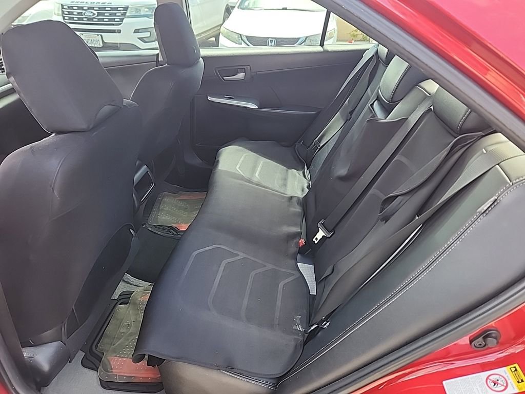 Used 2014 Toyota Camry SE image 11