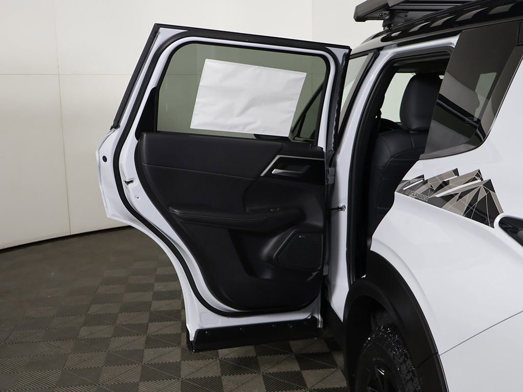 New 2026 Mitsubishi Outlander AWD image 25