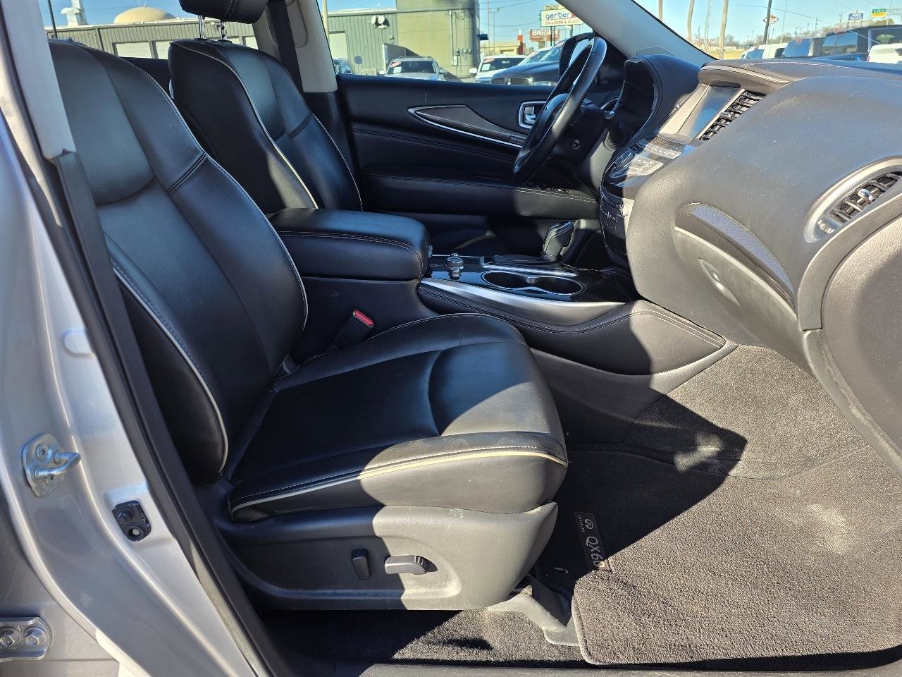 Used 2019 INFINITI QX60 Luxe image 17