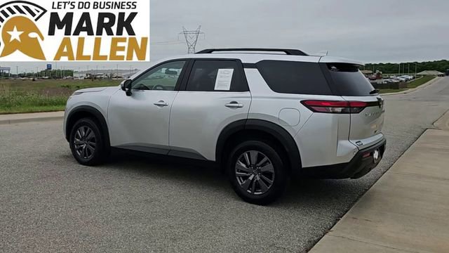 Used 2025 Nissan Pathfinder SV FWD image 6